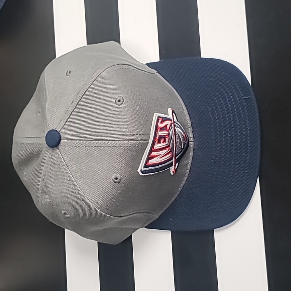 Fitted mens hat